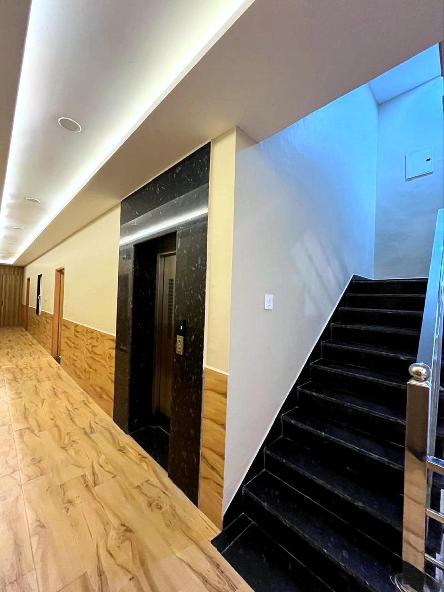 Hotel Vrinda Niddhivan ! Fully Ac, Prem Mandir At Walking Distance ! Just Near The Iskcon Temple Vrindāvan Buitenkant foto