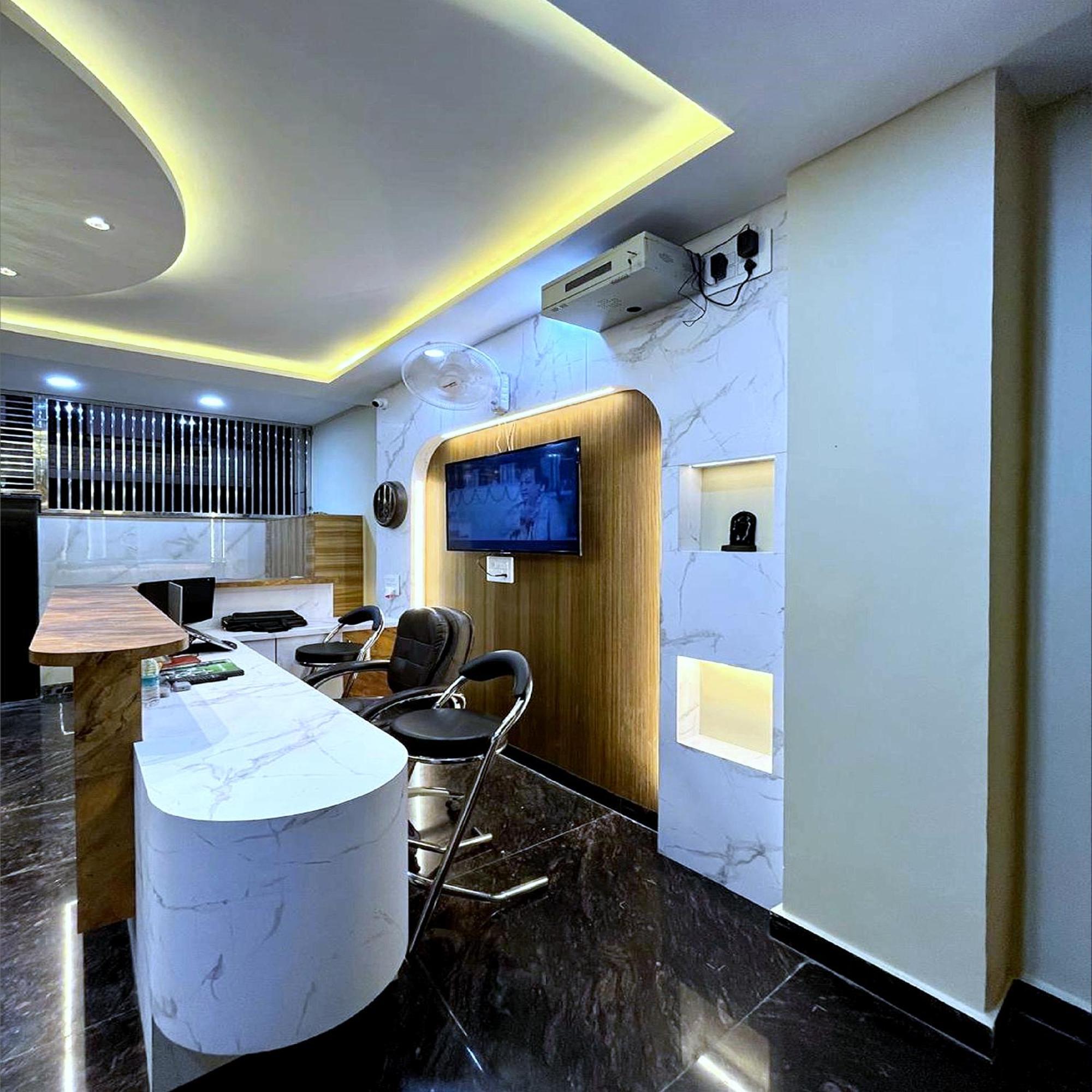 Hotel Vrinda Niddhivan ! Fully Ac, Prem Mandir At Walking Distance ! Just Near The Iskcon Temple Vrindāvan Buitenkant foto
